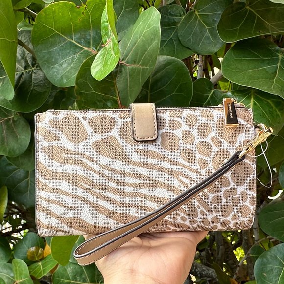 Michael Kors Jet Set Travel Double Zip Phone Wallet MK Zebra Print Camel Multi - Picture 2 of 11